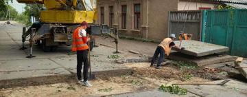 В Кілії комунальники ремонтують місцеві дороги і тротуари